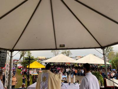 Missa em louvor ao Bom Jesus em Campo Mendes teve o Pároco Sebastião presidindo com liturgia da Rádio Campo Aberto